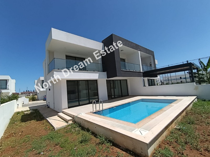 GAZİMAĞUSA YENİBOĞAZİ&Ccedil;İ SATILIK 3+1 HAVUZLU DUBLEX İKİZ VILLA